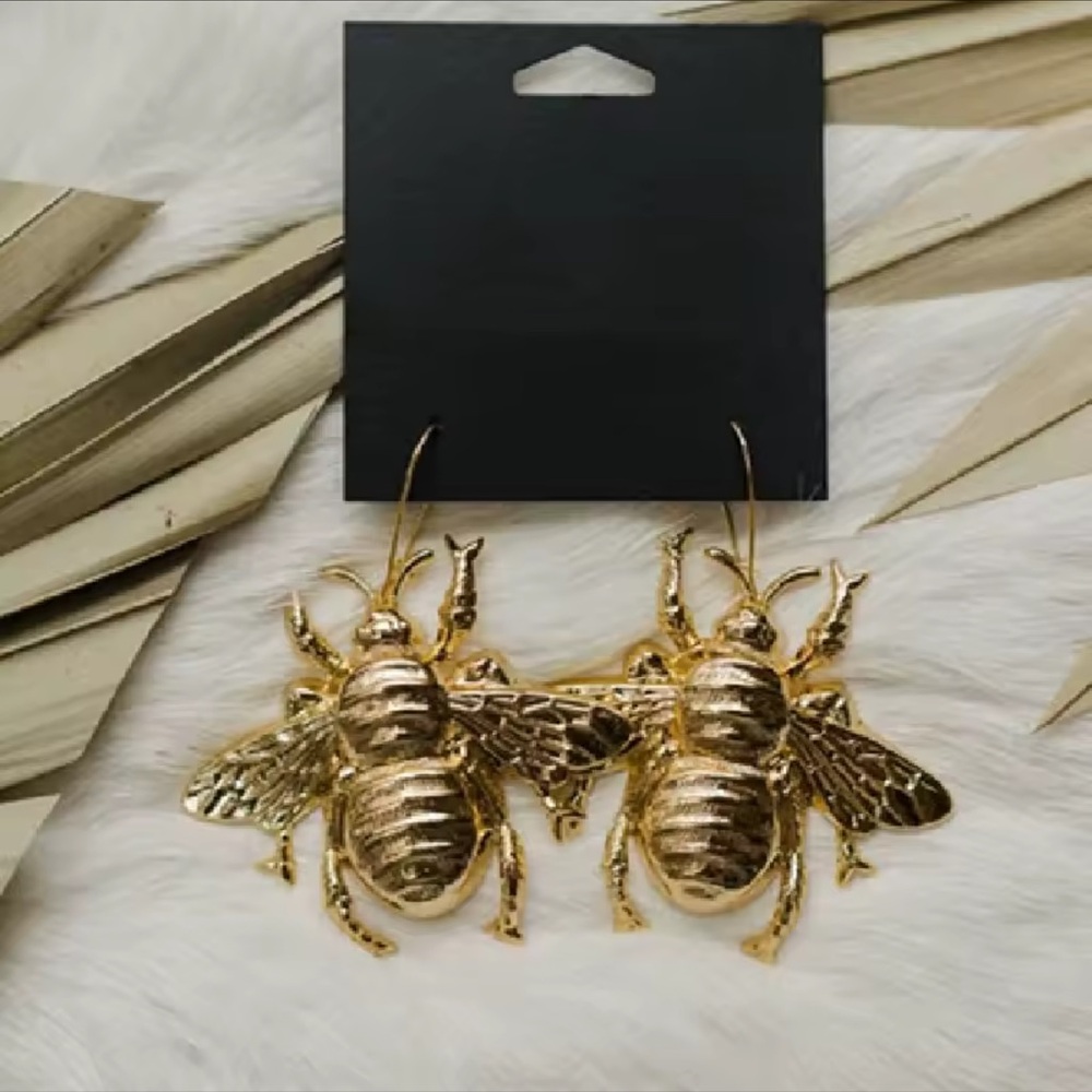 Gold Bee Dangle Earrings Unique Jewelry - Picture 11 of 11